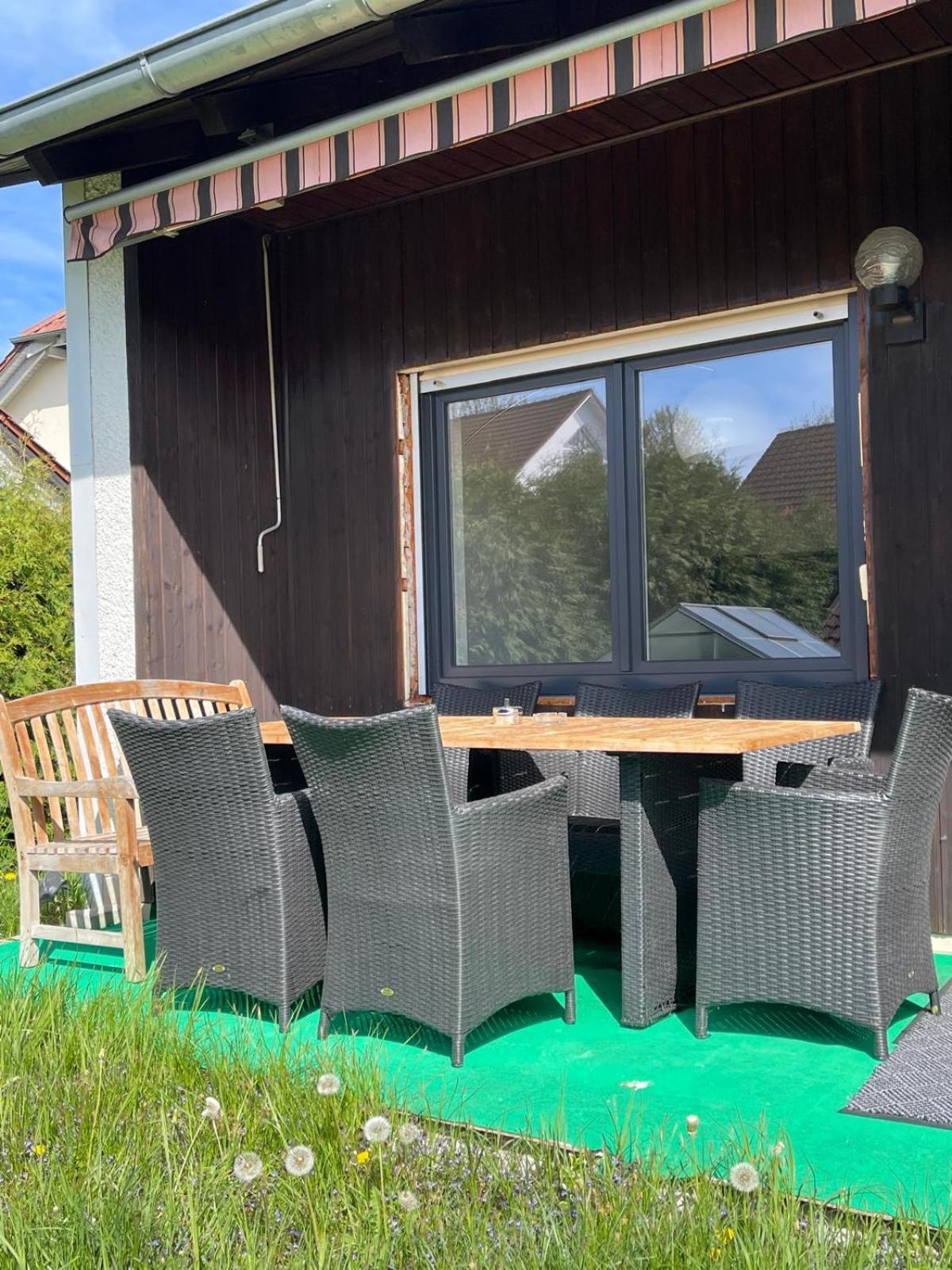 Bungalow In Ruhiger Siedlung Mit Stellplatz 란츠후트 외부 사진